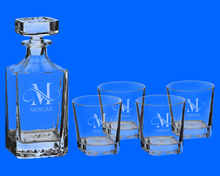 Load image into Gallery viewer, Custom 750ml Square Glass Decanter Set with Four Glasses and Gift Box
